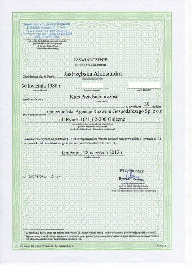 Zaświadczenie Oli Gościniak o ukończeniu 30-godzinnego Kursu Przedsiębiorczości w 2012 roku