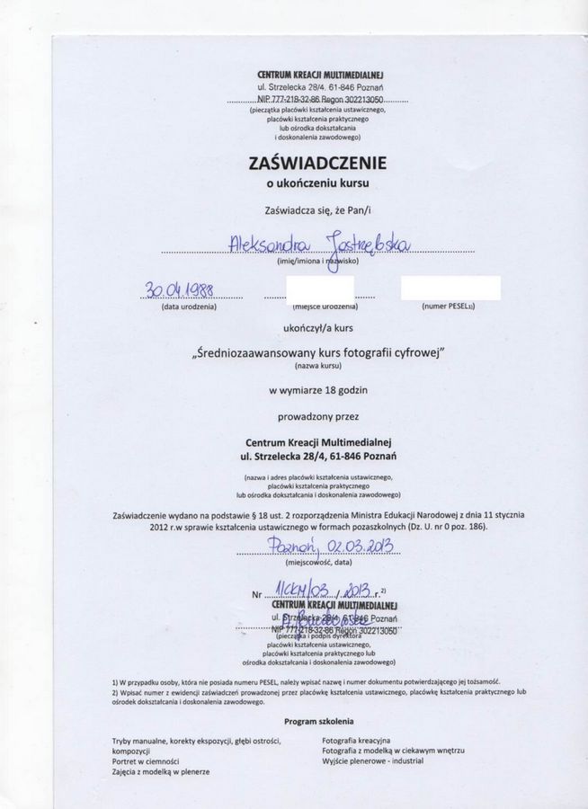 Zaświadczenie Aleksandry Jastrzębskiej o ukończeniu 18-godzinnego średniozaawansowanego kursu fotografii cyfrowej w 2013 roku