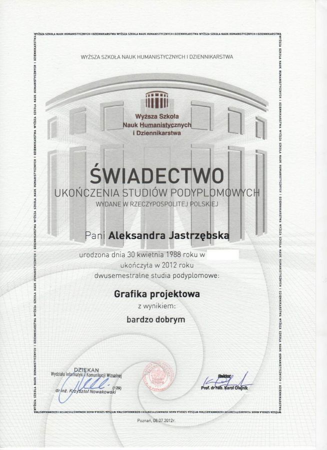 Świadectwo ukończenia przez Olę Gościniak studiów podyplomowych Grafika Projektowa w Collegium Da Vinci