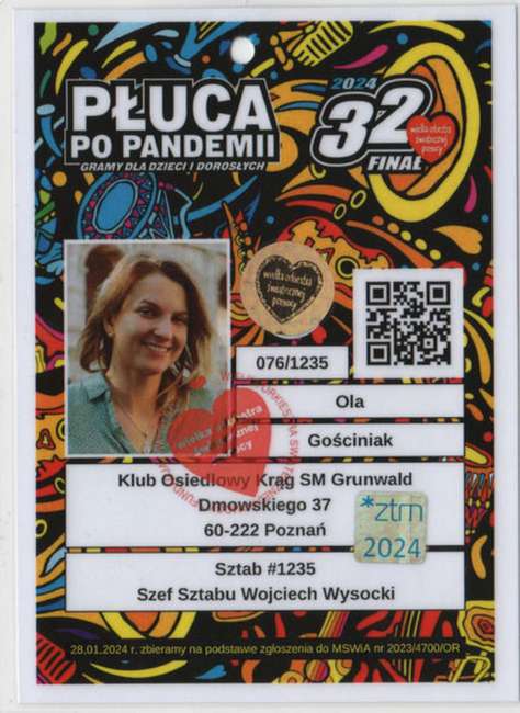 Identyfikator Oli Gościniak ze sztabu WOŚP podczas 32. Finału w 2024 roku