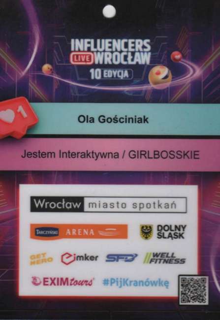 Identyfikator Oli Gościniak z 10. edycji Influencers Live Wrocław 2024, gdzie wystąpiła z prelekcją „Jak dobrze zarabiać w online'ach nawet dopiero zaczynając?”