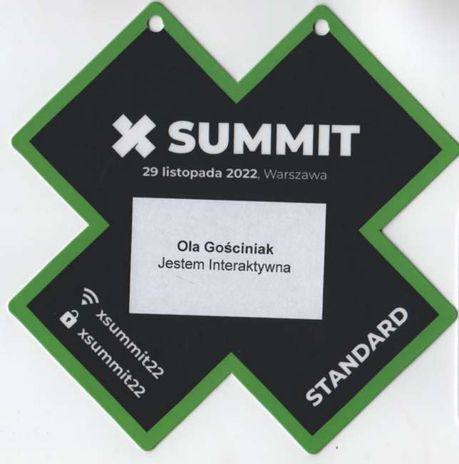 Identyfikator Oli Gościniak z konferencji X Summit w Warszawie w 2022 roku