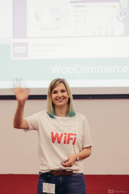 Ola Gościniak podczas szkolenia o wtyczkach i WordPressie w blogowaniu na Blog Conference Poznań 2018