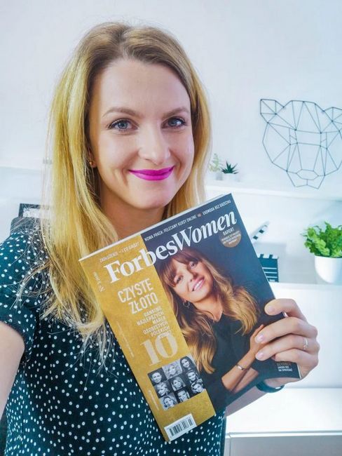 Ola Gościniak z magazynem Forbes Women, w którym polecono jej Akademię WordPressa