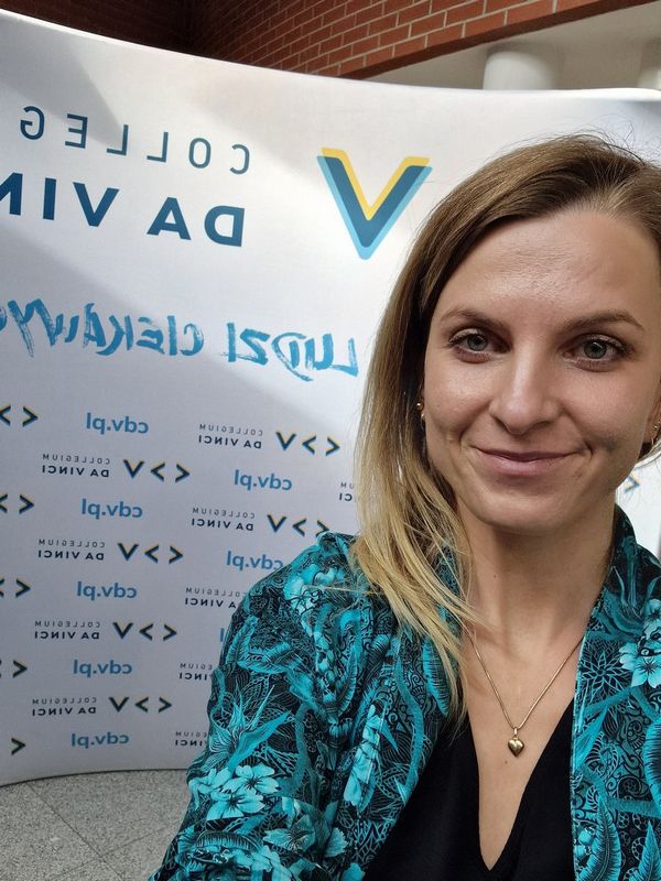 Ola Gościniak w Collegium Da Vinci w Poznaniu, gdzie wykłada tworzenie i promocję produktów własnych