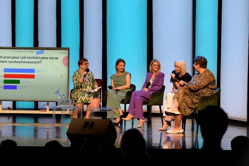 Ola Gościniak podczas panelu o równowadze między światem wirtualnym a rzeczywistym na Make Your Business Better 2023